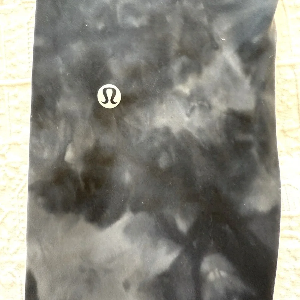 Lululemon Wunder Train High Rise Tight 25”, size 8 - Picture 4 of 4